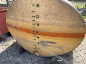 2 Stück Kunststoff-Wassertanks Chemo 3.000 l