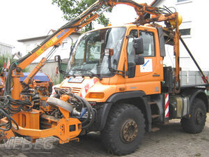 Zugmaschine Unimog 405/12 U 400