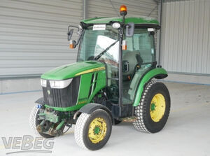 Ackerschlepper John Deere 3045 R 4x4
