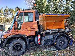 Zugmaschine Unimog 405/10 U 300