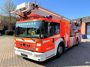 Hubrettungsfahrzeug Mercedes 1833 Econic