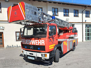 Kraftfahrdrehleiter Mercedes 1120 F DLK 18-12