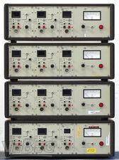 4 Stück Universalladestationen FZA 1530