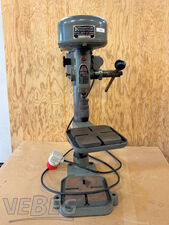 Tischbohrmaschine B + C